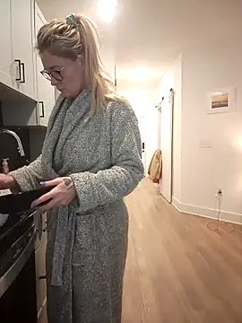 HollyTattoo online show from 02.19.25