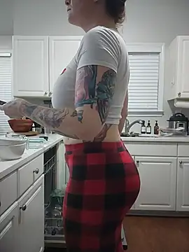 HollyTattoo online show from 07.18.26
