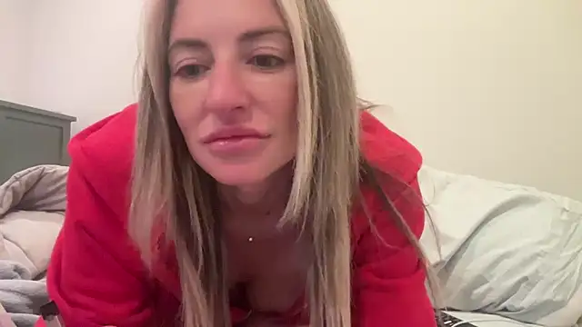 Snapshot of AmandaStarryNight chatting on 01.13.25 AmandaStarryNight online show from 01.13.25