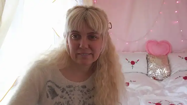 SunnySylvia online show from 03.21.26