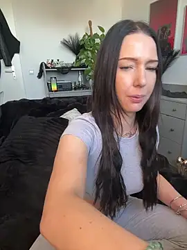 Trixie-Tainted online show from 04.15.26