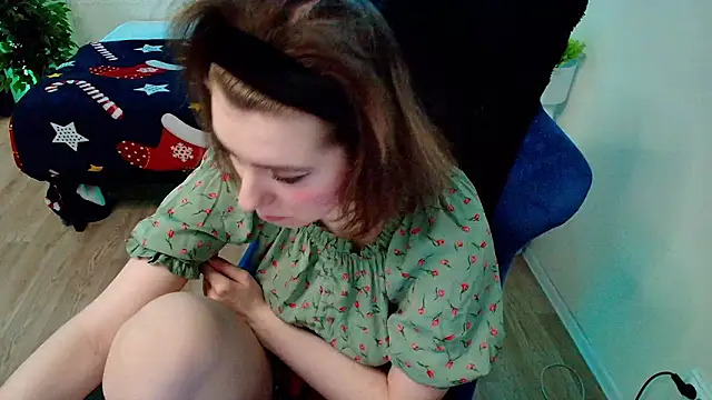 Snapshot of CranberryHot chatting on 03.06.26 CranberryHot online show from 03.06.26