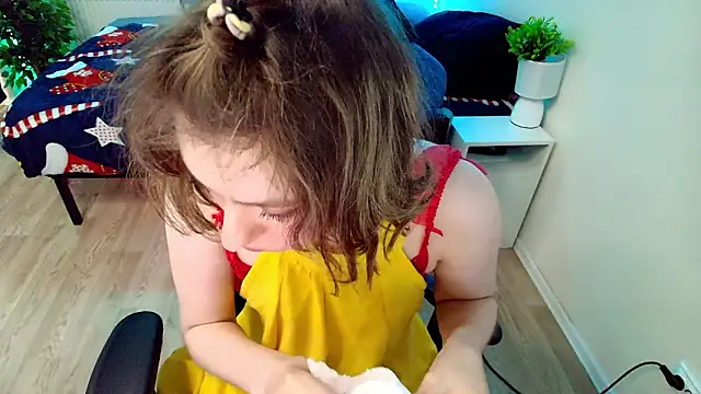 Snapshot of CranberryHot chatting on 03.10.26 CranberryHot online show from 03.10.26