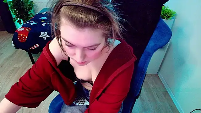 Snapshot of CranberryHot chatting on 03.19.26 CranberryHot online show from 03.19.26