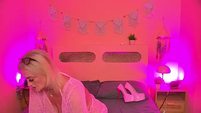 SarahDanielBabestation online show from 07.27.26