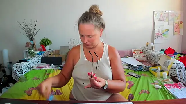 IamYourNarcotic online show from 09.22.25