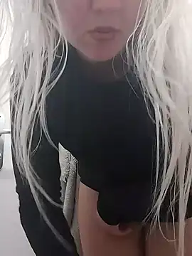 Snapshot of Mllesha74000 chatting on 02.07.25 Mllesha74000 online show from 02.07.25