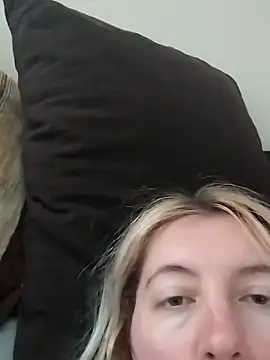 Snapshot of Mllesha74000 chatting on 03.21.25 Mllesha74000 online show from 03.21.25