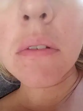 Snapshot of Mllesha74000 chatting on 10.01.25 Mllesha74000 online show from 10.01.25