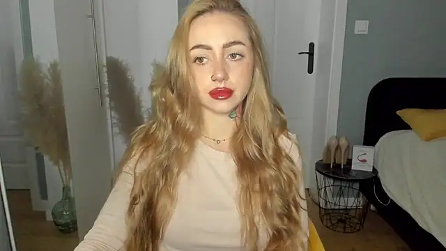 Snapshot of sexyCoralie chatting on 05.07.26 sexyCoralie online show from 05.07.26