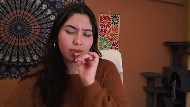 Snapshot of IntimateTales chatting on 12.20.24 IntimateTales online show from 12.20.24