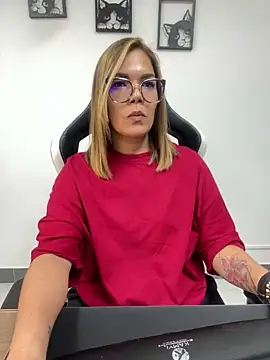 Snapshot of KellyBrooklyn_ chatting on 12.03.24 KellyBrooklyn online show from 12.03.24