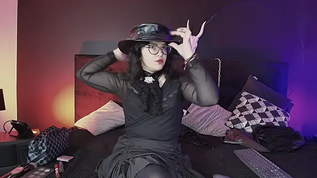  Jade 16 online show from 10.31.25