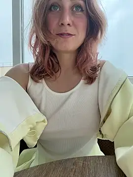 Snapshot of Puzdosia chatting on 05.15.26 Puzdosia online show from 05.15.26