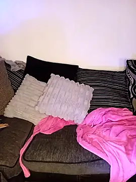 Snapshot of Leanne43 chatting on 02.27.26 Leanne43 online show from 02.27.26