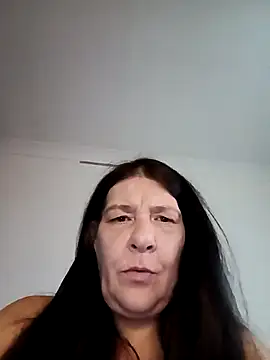 Snapshot of Leanne43 chatting on 04.04.26 Leanne43 online show from 04.04.26