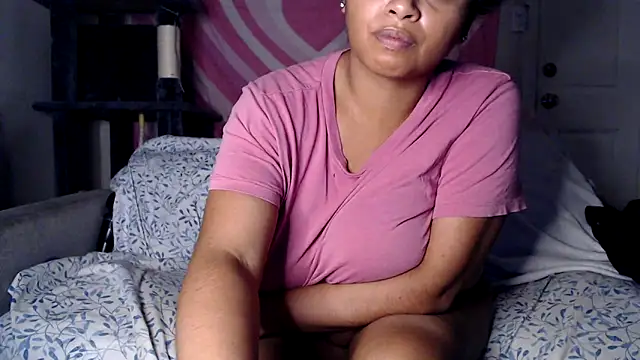 Snapshot of TasteeKitty chatting on 09.27.25 TasteeKitty online show from 09.27.25