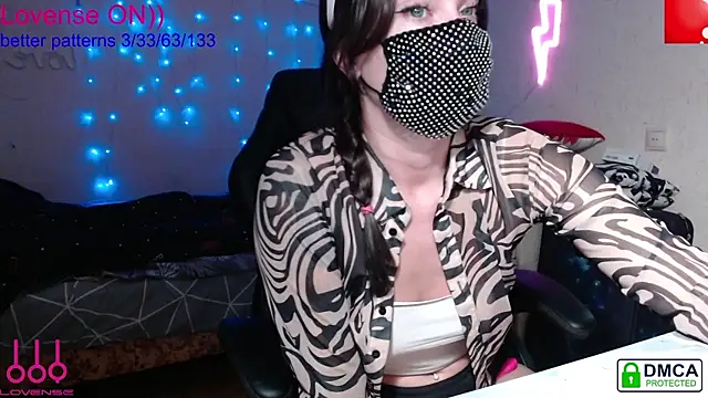 Snapshot of sweet_cute_cat chatting on 03.16.25 sweet cute cat online show from 03.16.25