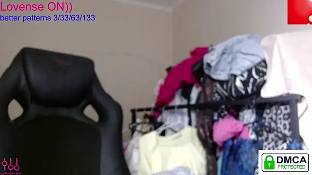 Snapshot of sweet_cute_cat chatting on 10.06.25 sweet cute cat online show from 10.06.25