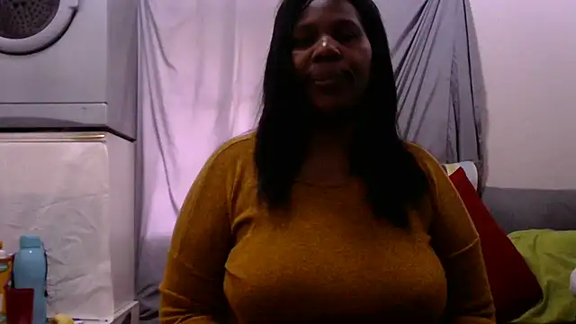 Snapshot of Delicioussexy chatting on 05.05.26 Delicioussexy online show from 05.05.26