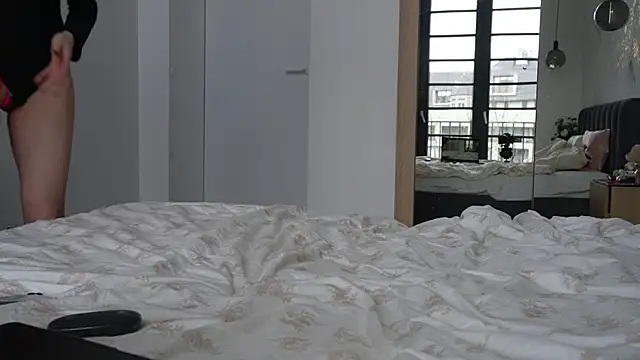 Snapshot of ibiddi chatting on 04.06.26 ibiddi online show from 04.06.26