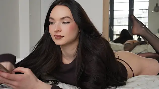 Snapshot of ibiddi chatting on 04.09.26 ibiddi online show from 04.09.26