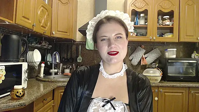 Snapshot of LizaCakes chatting on 10.16.25 LizaCakes online show from 10.16.25