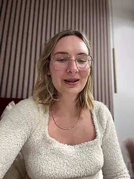 The Snowwhitee online show from 02.02.25