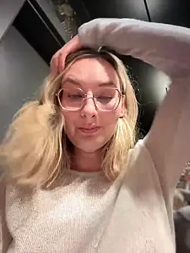 The Snowwhitee online show from 03.19.25