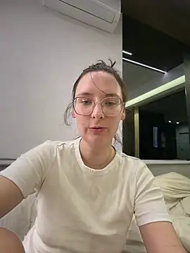 The Snowwhitee online show from 04.05.26