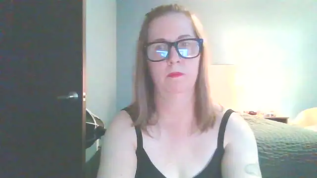 Snapshot of SweetandNaughty1 chatting on 12.17.24 SweetandNaughty1 online show from 12.17.24