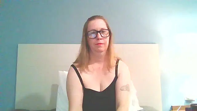 Snapshot of SweetandNaughty1 chatting on 02.24.25 SweetandNaughty1 online show from 02.24.25