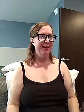 Snapshot of SweetandNaughty1 chatting on 09.29.25 SweetandNaughty1 online show from 09.29.25