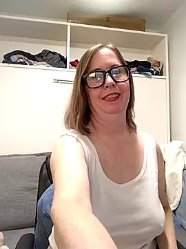 SweetandNaughty1 online show from 07.06.26