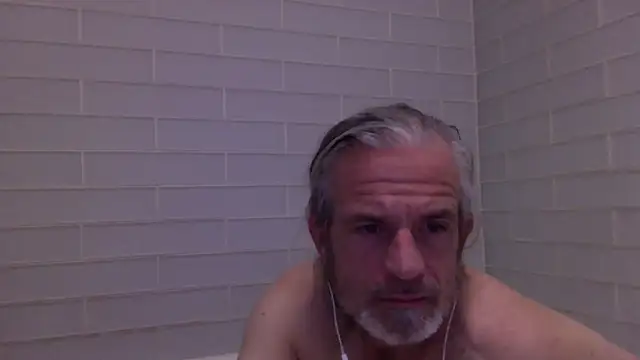 Snapshot of readyforfunxxx chatting on 02.14.25 readyforfunxxx online show from 02.14.25