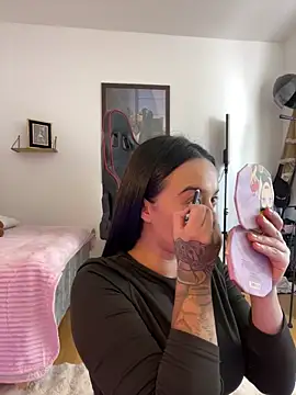 EmmyEvans1 online show from 03.20.25