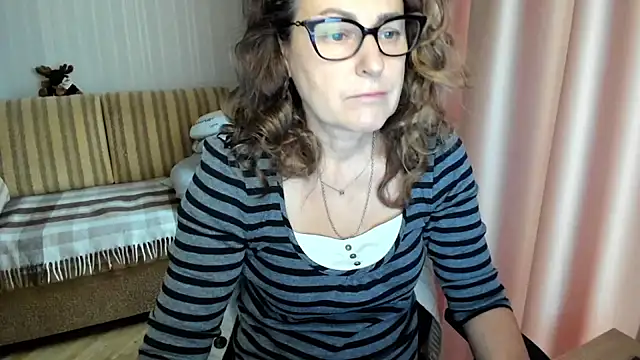 lauraoven online show from 11.22.25