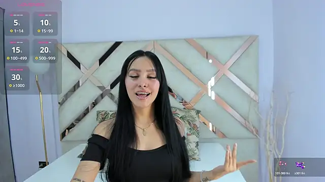 tati saldarriaga online show from 11.18.25