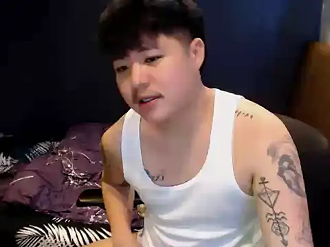 Snapshot of ASIANken911 chatting on 11.11.25 ASIANken911 online show from 11.11.25