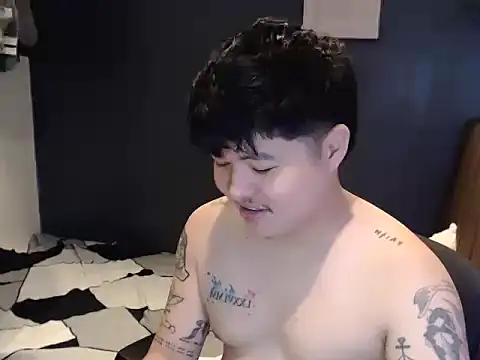 Snapshot of ASIANken911 chatting on 11.23.25 ASIANken911 online show from 11.23.25