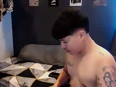 Snapshot of ASIANken911 chatting on 04.01.26 ASIANken911 online show from 04.01.26