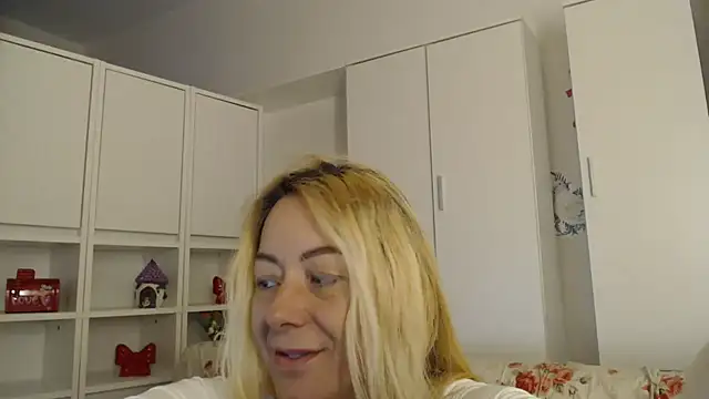 Snapshot of spell_of_love chatting on 03.29.26 spell of love online show from 03.29.26