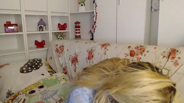 Snapshot of spell_of_love chatting on 04.04.26 spell of love online show from 04.04.26