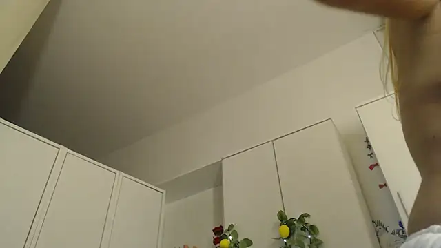 Snapshot of spell_of_love chatting on 04.11.26 spell of love online show from 04.11.26