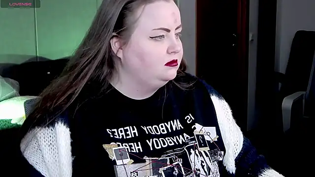 Snapshot of EMMA__CONNOR chatting on 03.18.25 EMMA  CONNOR online show from 03.18.25