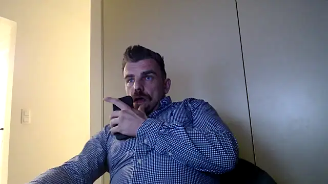 Snapshot of mrbigballs chatting on 05.01.26 mrbigballs online show from 05.01.26
