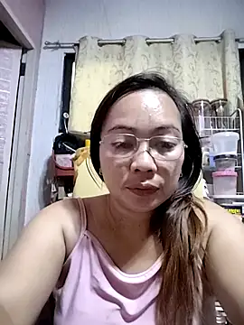 Snapshot of asianwet4u chatting on 03.15.25 asianwet4u online show from 03.15.25
