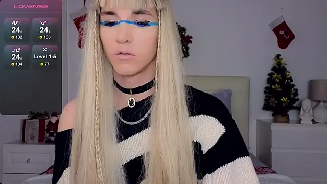 Snapshot of HelenSpellman chatting on 01.07.25 HelenSpellman online show from 01.07.25