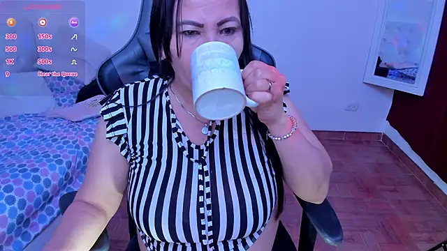 Snapshot of esmeralda_milf chatting on 03.11.25 esmeralda milf online show from 03.11.25