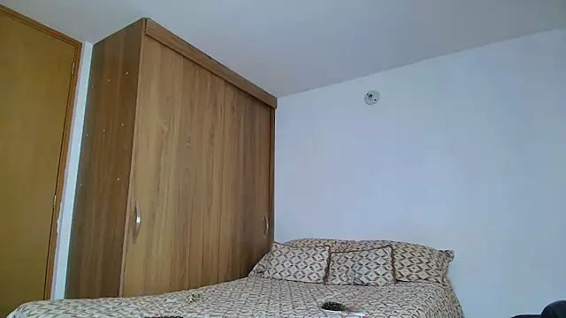 SARA TS FOX online show from 03.16.26